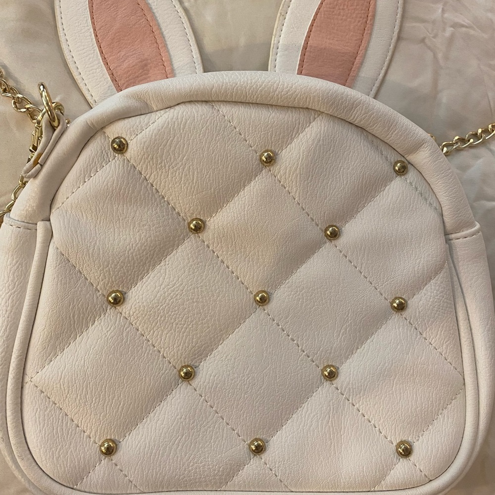DISNEY PARKS ALICE IN WONDERLAND WHITE RABBIT CROSSBODY BAG NEW WITHOUT TAGS